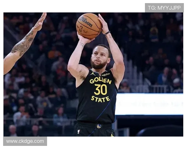 库里三节狂砍28分展现统治力期待常规赛精彩表现