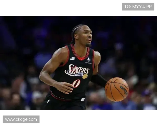 马克西称赞乌布雷在场上积极发声带动队友攻防两端表现出色